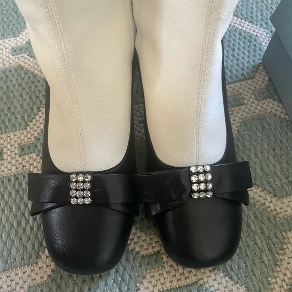 Brand new with box Gucci Women's Black Mid-heel Boot/ Booties With Crystal Bow. - Picture 7 of 10